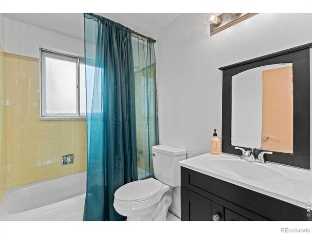 1843 24th Ave Ct, Greeley, CO 80634