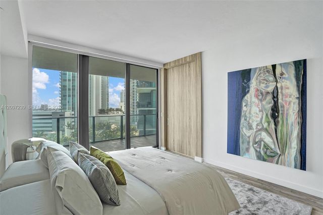 650 NE 32nd St 1001, Miami, FL 33137