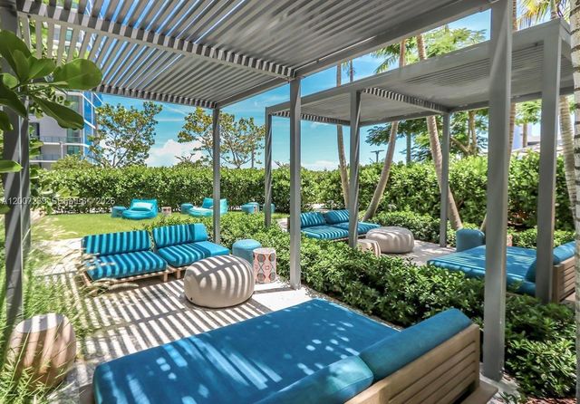 650 NE 32nd St 1001, Miami, FL 33137