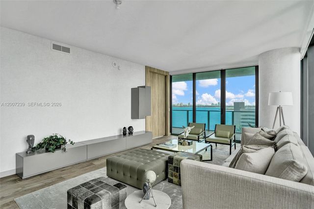 650 NE 32nd St 1001, Miami, FL 33137