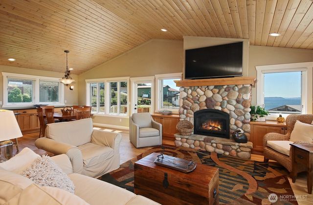 4963 Magellan Drive, Freeland, WA 98249