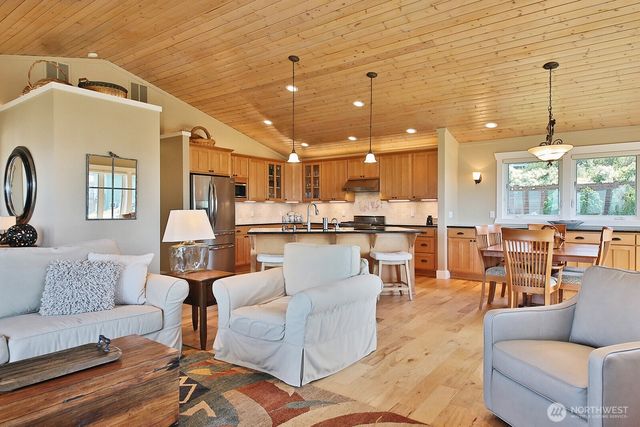 4963 Magellan Drive, Freeland, WA 98249
