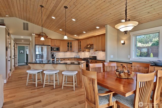 4963 Magellan Drive, Freeland, WA 98249