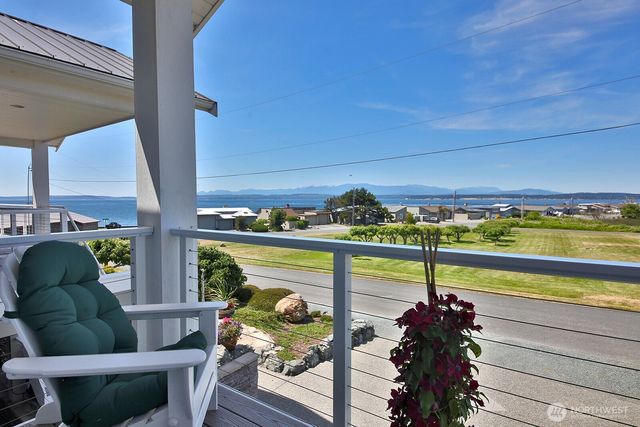 4963 Magellan Drive, Freeland, WA 98249