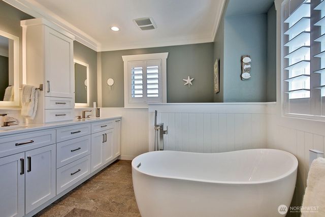 4963 Magellan Drive, Freeland, WA 98249