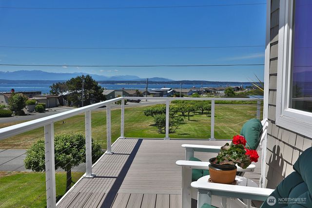 4963 Magellan Drive, Freeland, WA 98249