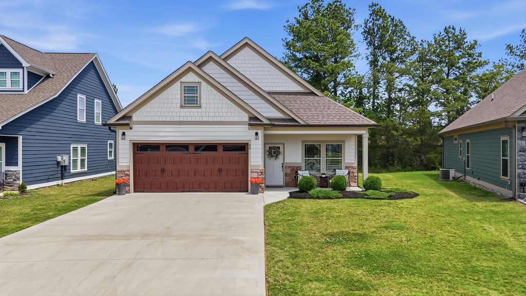 43 Country Cove Drive, Rossville, GA 30741