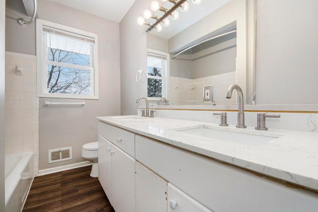 3920 Camelot Drive SE 3922, Grand Rapids, MI 49546