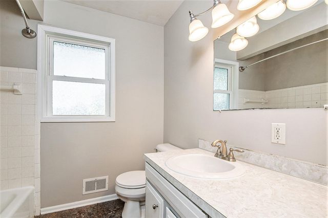 3920 Camelot Drive SE 3922, Grand Rapids, MI 49546