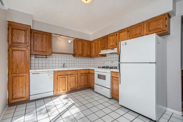 3920 Camelot Drive SE 3922, Grand Rapids, MI 49546