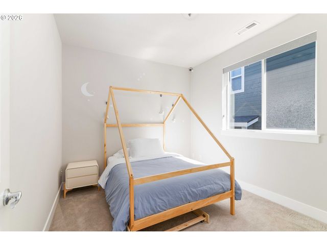 12165 Nw HILLER Ln, Portland, OR 97229