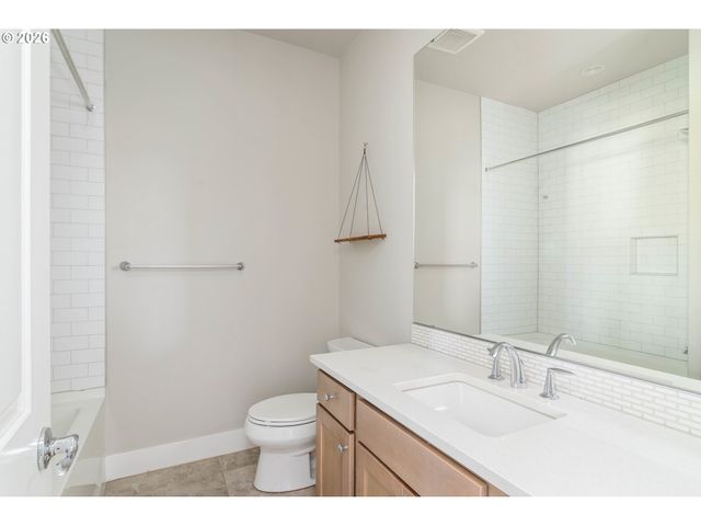 12165 Nw HILLER Ln, Portland, OR 97229