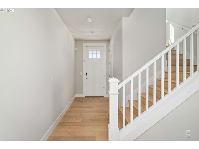 12165 Nw HILLER Ln, Portland, OR 97229