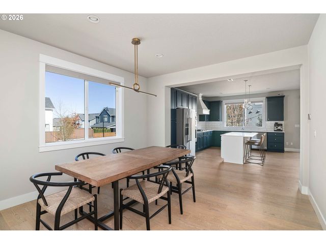 12165 Nw HILLER Ln, Portland, OR 97229