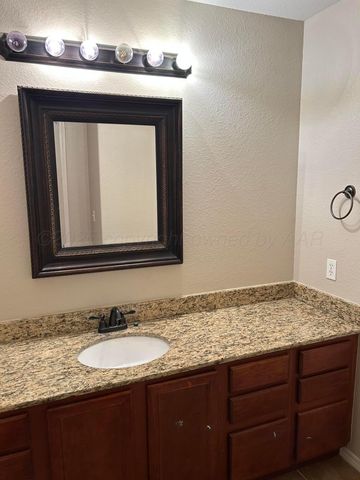 8010 MANOR HAVEN Court, Amarillo, TX 79119