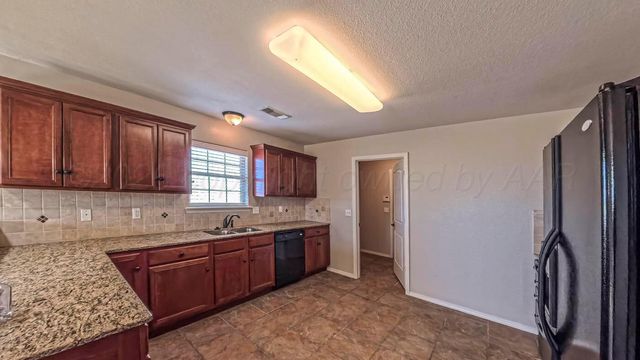 8010 MANOR HAVEN Court, Amarillo, TX 79119