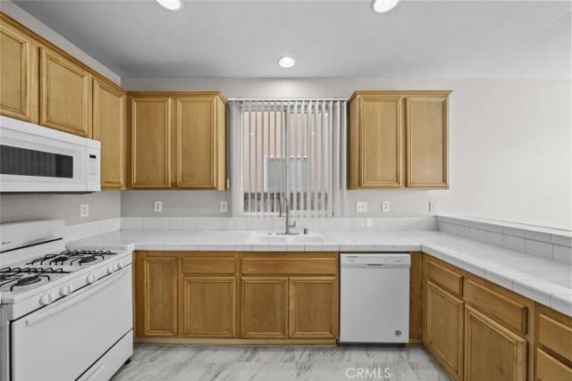 14323 Moon Valley Street, Victorville, CA 92394