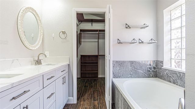 8925 SOUTHBAY DRIVE, Tampa, FL 33615