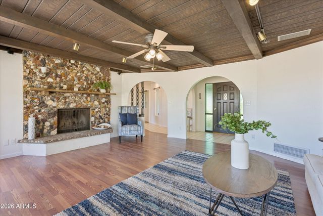 34834 N 3rd Avenue, Phoenix, AZ 85086