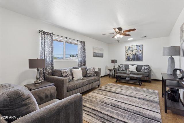 34834 N 3rd Avenue, Phoenix, AZ 85086