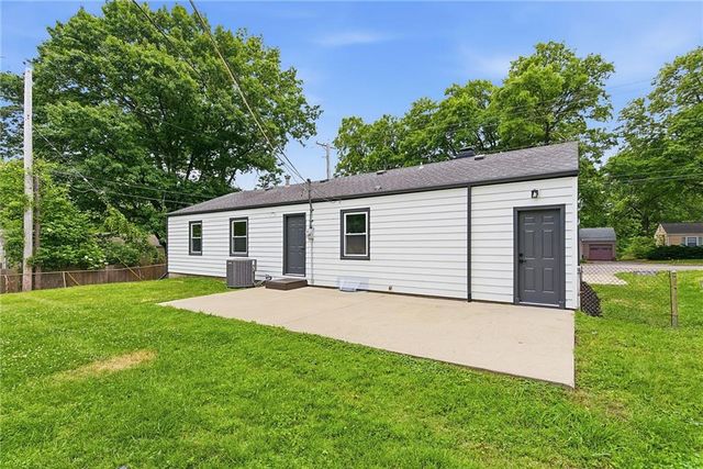 5800 W 75th Street, Prairie Village, KS 66208