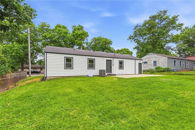5800 W 75th Street, Prairie Village, KS 66208