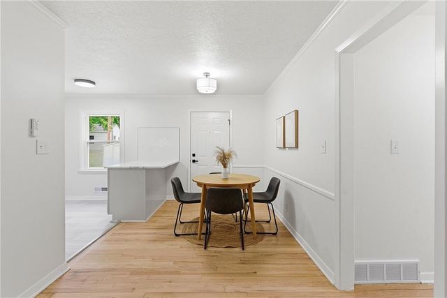 5800 W 75th Street, Prairie Village, KS 66208