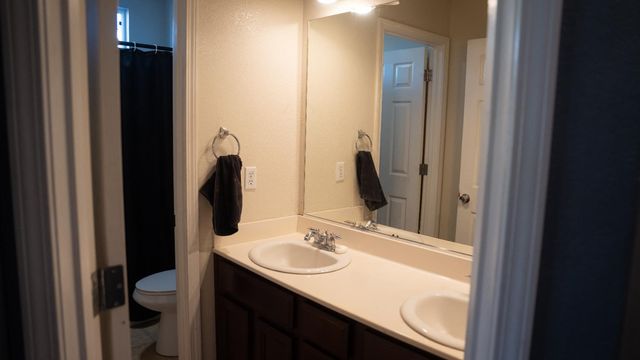 13403 Rivercrest Dr, Waterford, CA 95386