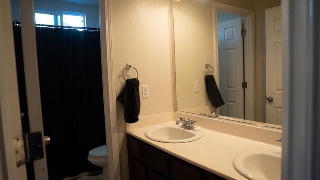 13403 Rivercrest Dr, Waterford, CA 95386