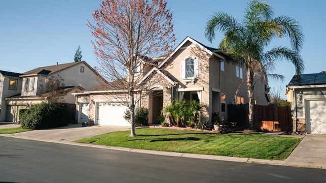 13403 Rivercrest Dr, Waterford, CA 95386