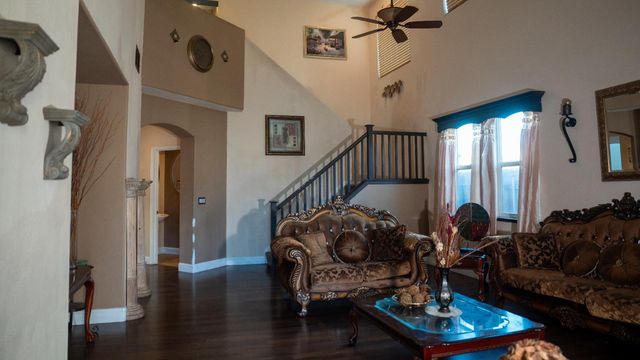 13403 Rivercrest Dr, Waterford, CA 95386