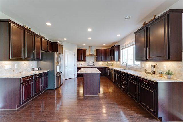 17486 Crestbrook Drive, Northville, MI 48168