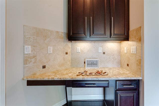 17486 Crestbrook Drive, Northville, MI 48168