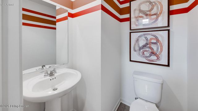 8104 Cedar Pointe Dr, Louisville, KY 40229