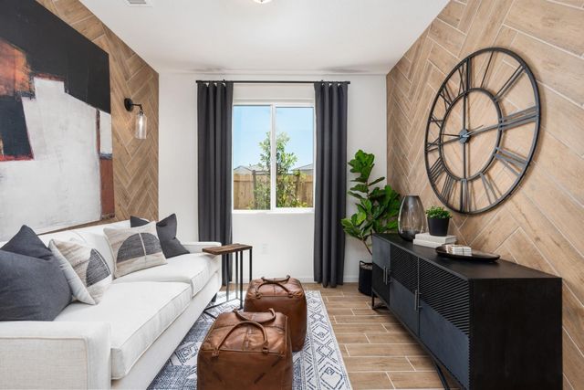 6773 E Oslin Avenue, Fresno, CA 93727