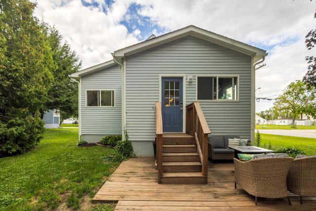 201 Will Street, Kouts, IN 46347