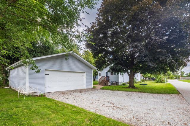 201 Will Street, Kouts, IN 46347