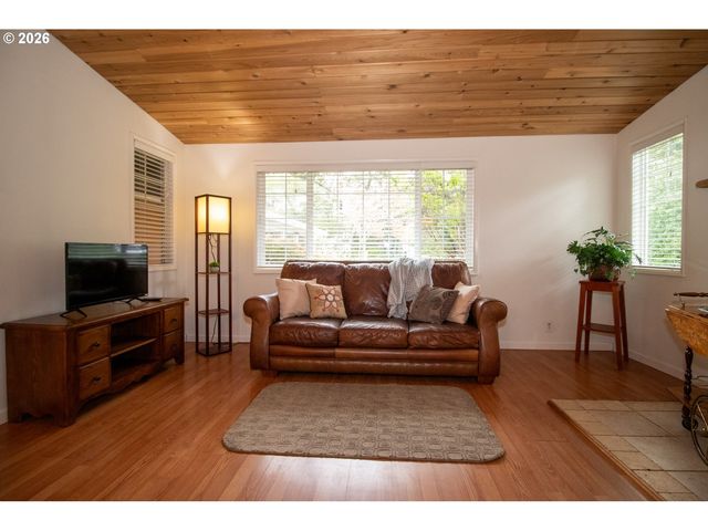 4726 SEA BREEZE Ln, Florence, OR 97439