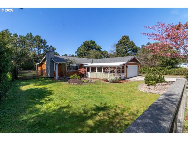 4726 SEA BREEZE Ln, Florence, OR 97439