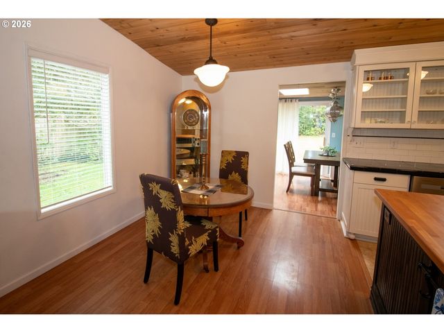 4726 SEA BREEZE Ln, Florence, OR 97439