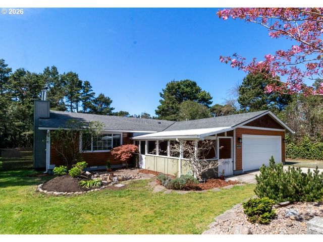 4726 SEA BREEZE Ln, Florence, OR 97439