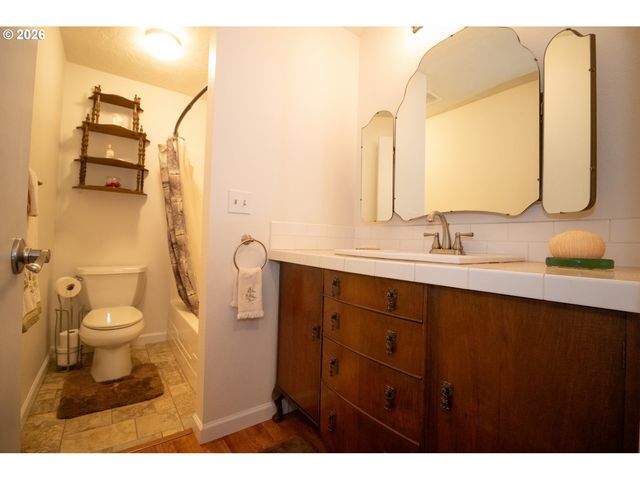 4726 SEA BREEZE Ln, Florence, OR 97439