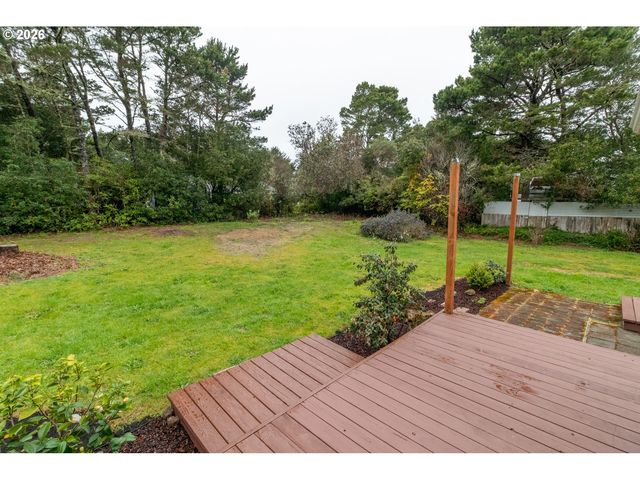 4726 SEA BREEZE Ln, Florence, OR 97439