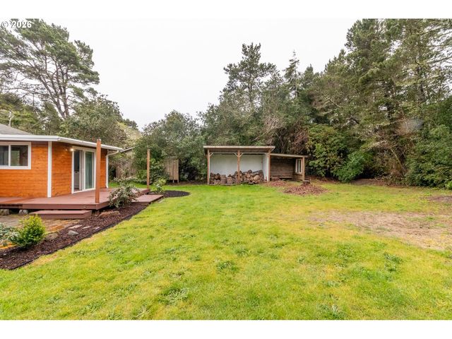 4726 SEA BREEZE Ln, Florence, OR 97439