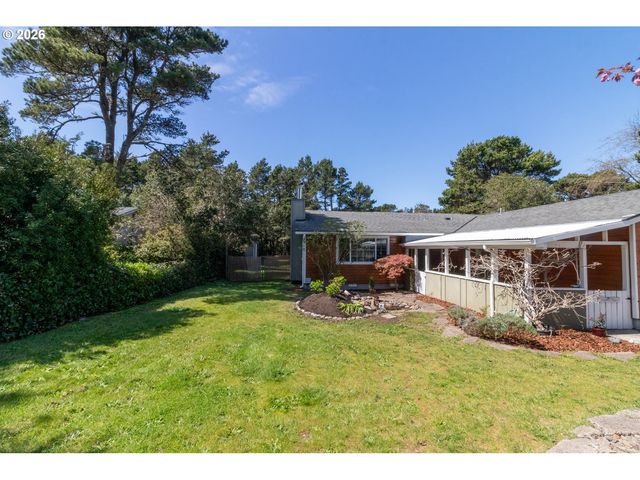 4726 SEA BREEZE Ln, Florence, OR 97439