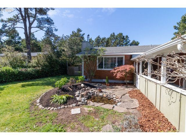 4726 SEA BREEZE Ln, Florence, OR 97439