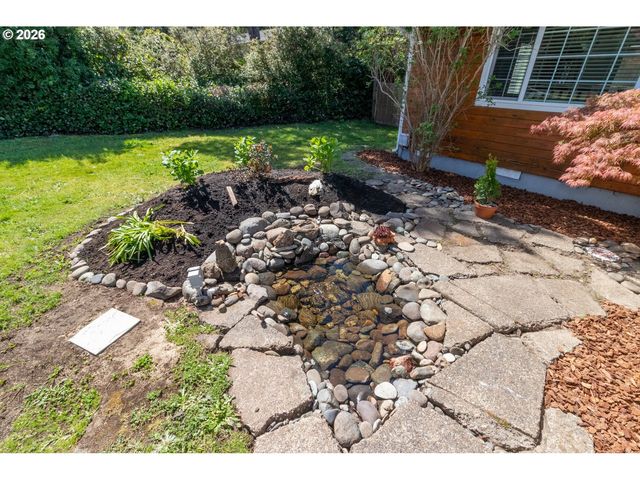 4726 SEA BREEZE Ln, Florence, OR 97439