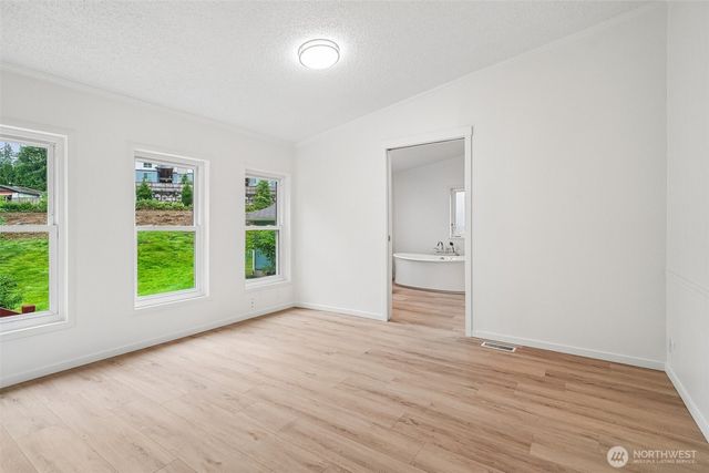 215 105th Avenue E, Edgewood, WA 98372