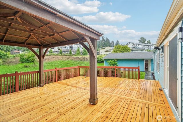 215 105th Avenue E, Edgewood, WA 98372