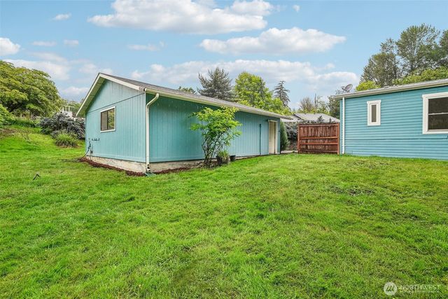 215 105th Avenue E, Edgewood, WA 98372